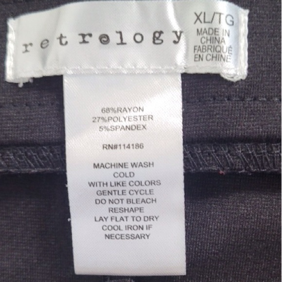 Classic 2010s Black pencil skirt - Picture 4 of 6